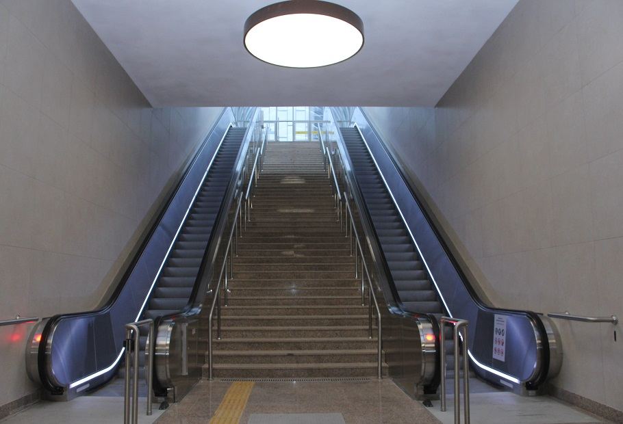 Metronun "8 noyabr" stansiyasında 17 eskalator, 3 lift quraşdırıldı