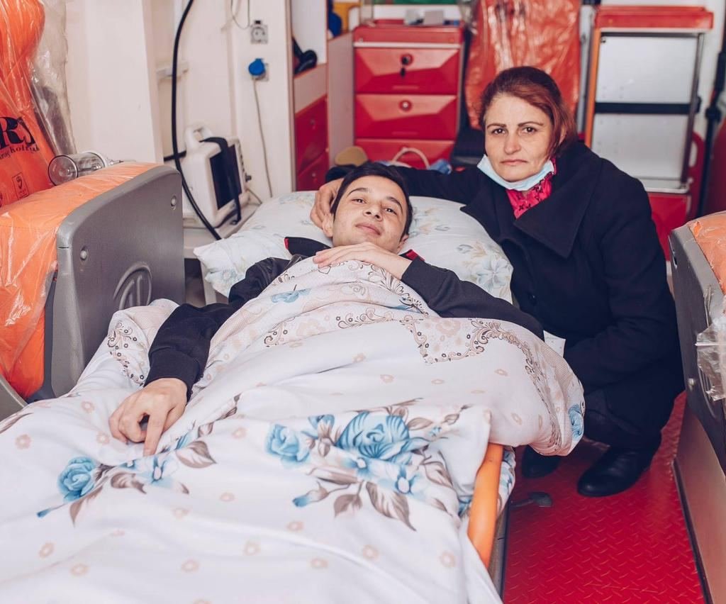 Ağır yaralı 27 qazi “YAŞAT” Fondu tərəfindən Türkiyəyə göndərildi