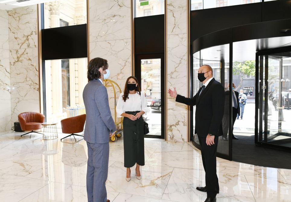 Prezident İlham Əliyev və birinci xanım Mehriban Əliyeva Bakıda “Intercontinental” otelinin açılışında iştirak edib (FOTO/VİDEO) 