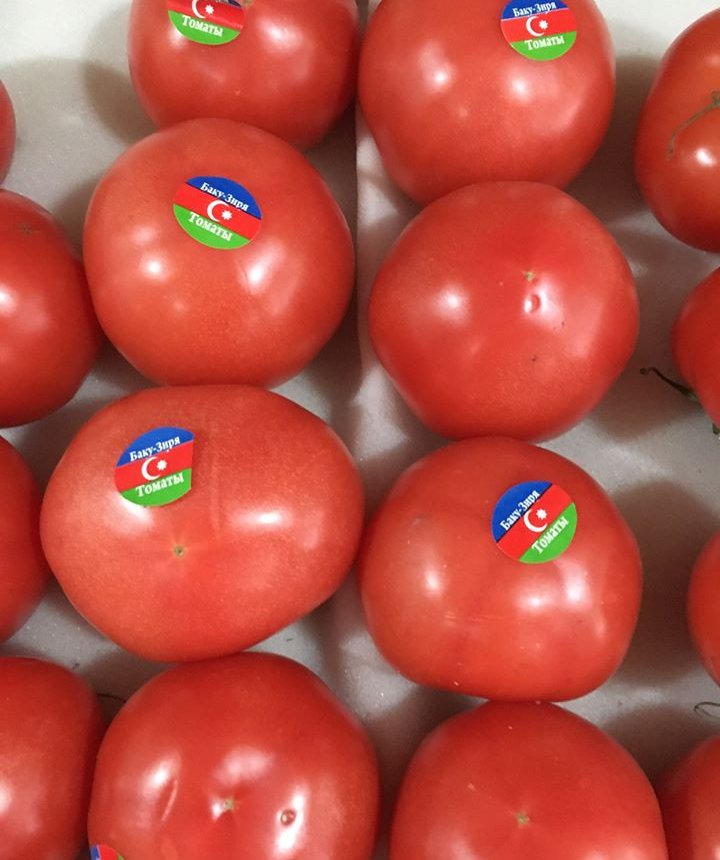 Moskvada yaşayan azərbaycanlı jurnalistdən ETİRAZ – Bayrağımız niyə pomidorun üzərinə vurulur? – FOTO
