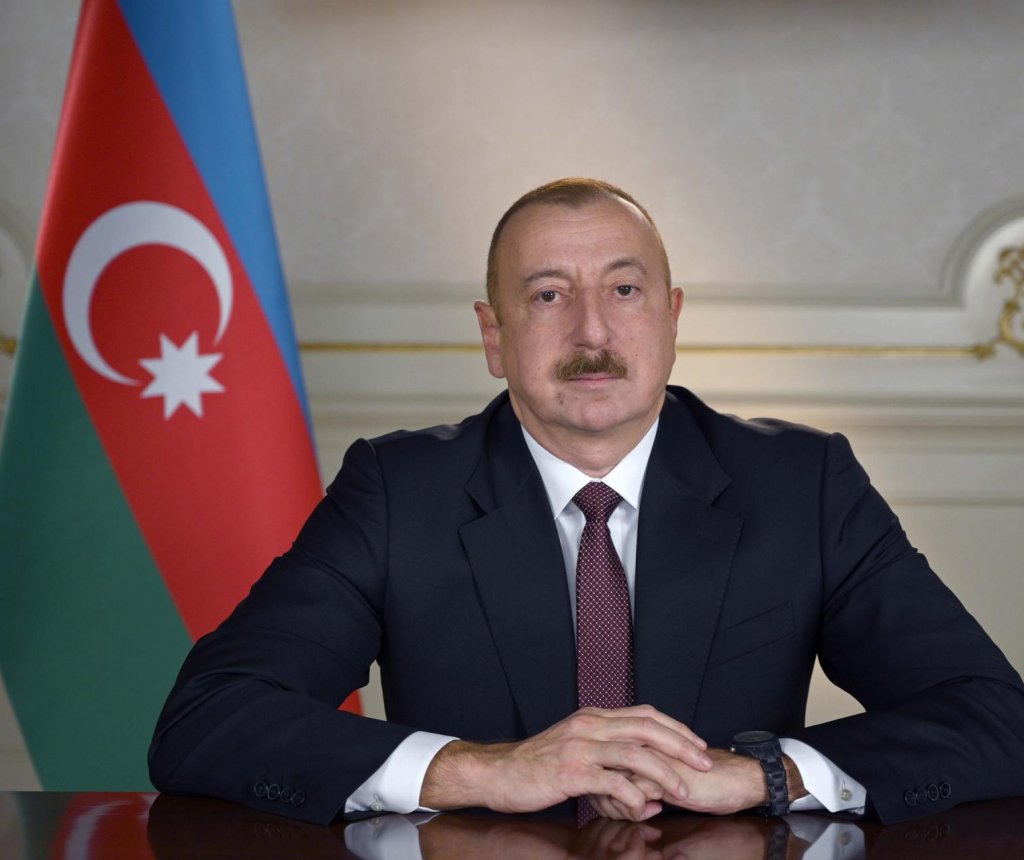 Prezident İlham Əliyev Qızıl Aypara Cəmiyyətinin əməkdaşlarını təltif etdi
