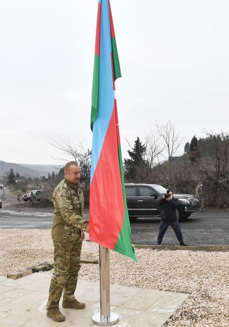 Prezident İlham Əliyev Qubadlı və Zəngilanda Azərbaycan bayrağını ucaldıb (FOTO)