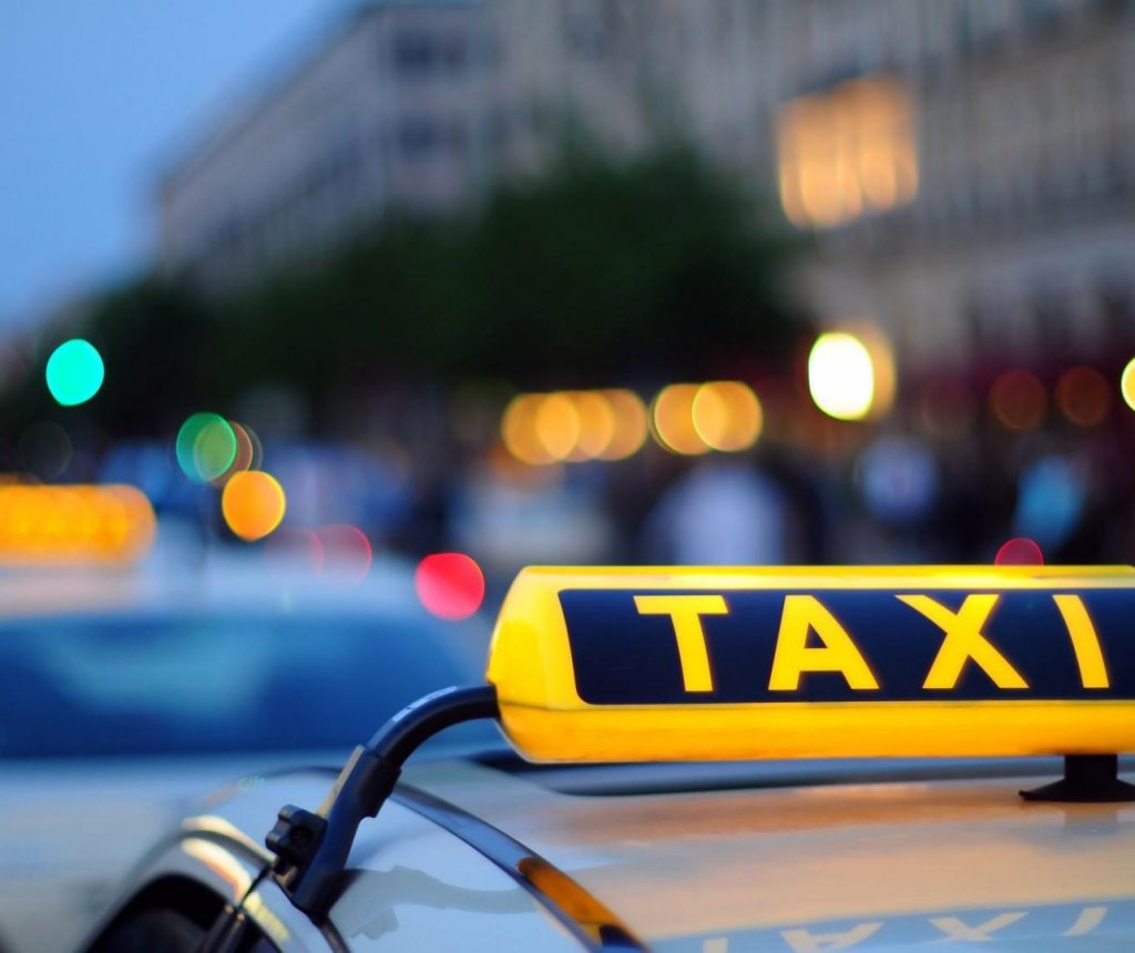 Yol Polisi taksi fəaliyyəti ilə bağlı qaydaları açıqladı