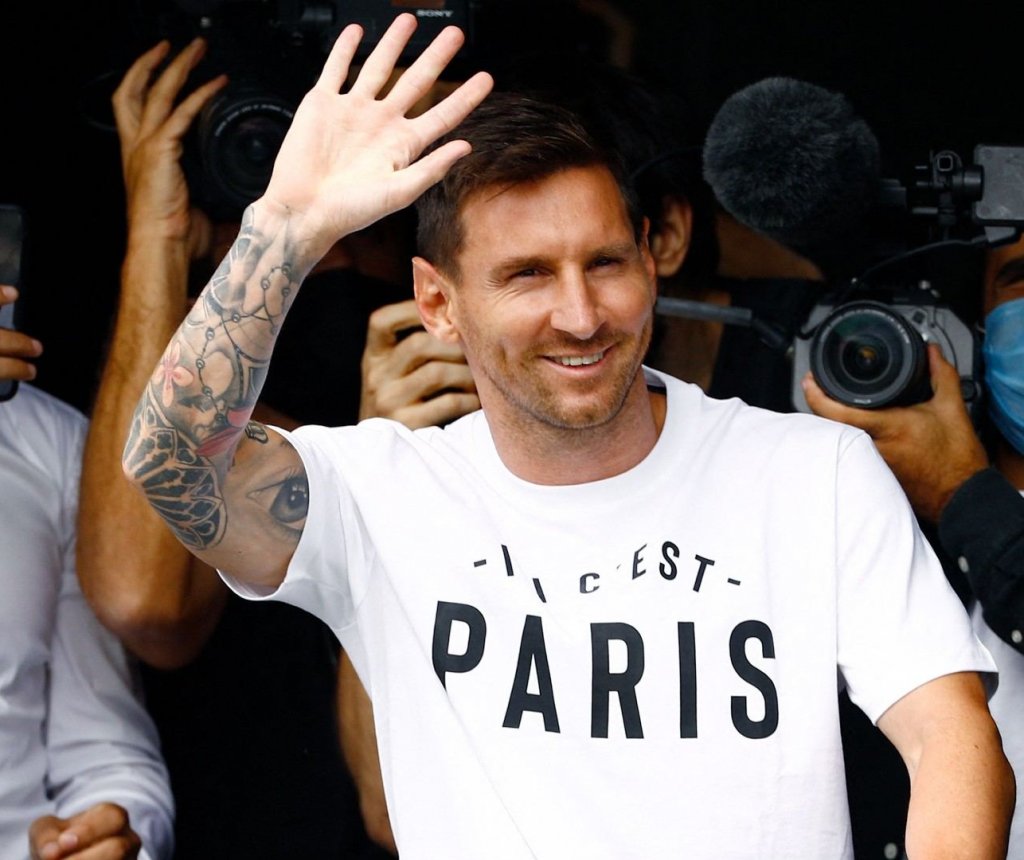 Messi PSJ ilə müqavilə imzaladı