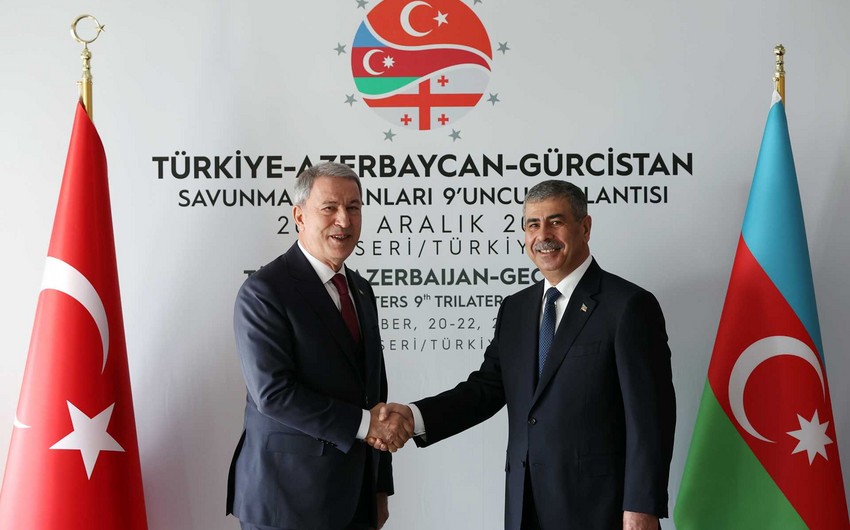 Azərbaycan və Türkiyə müdafiə nazirləri görüşüb