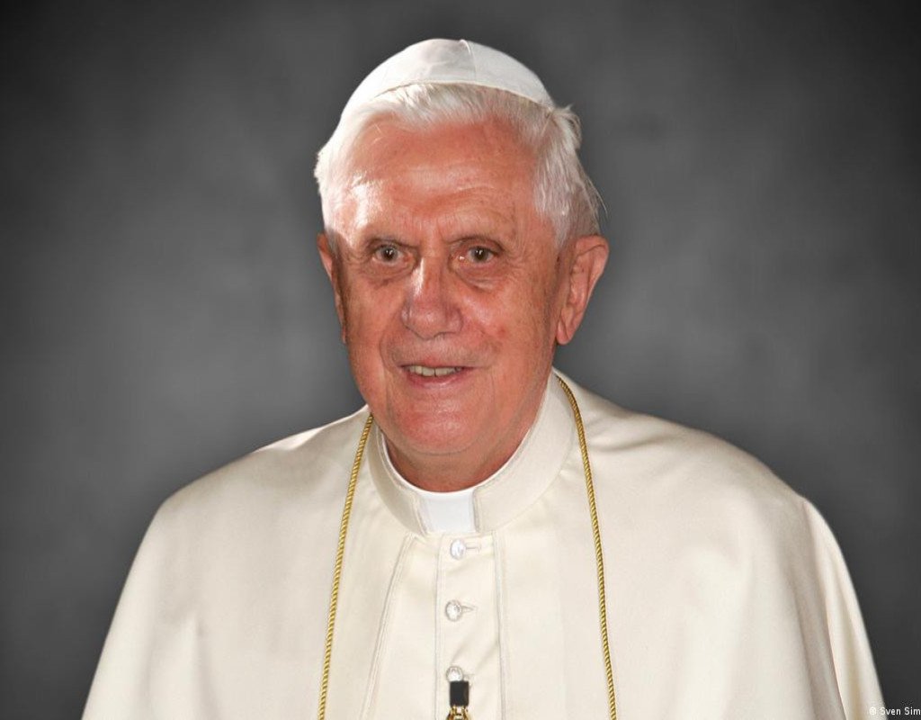 Papa XVI Benediktin səhhəti kəskin pisləşib