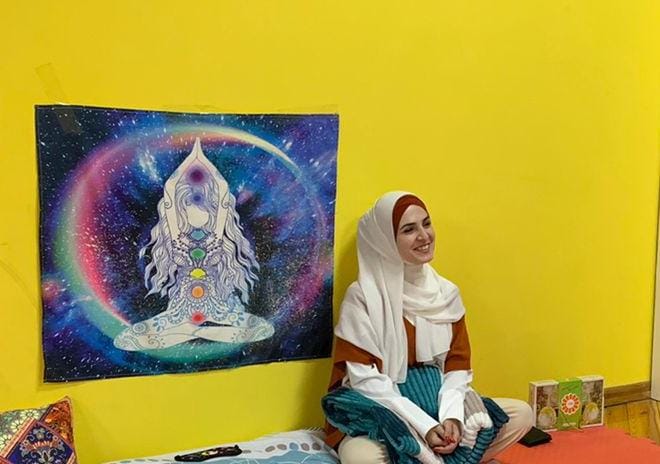 Regressiya terapisti Məleykə Rəhmanova: "Xroniki yorğunluq və münasibətlərdəki problemlərlə bağlı müraciətlər daha çox olur"