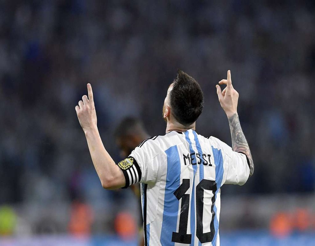 Messi 100 qol səddini keçən 3-cü futbolçu olub