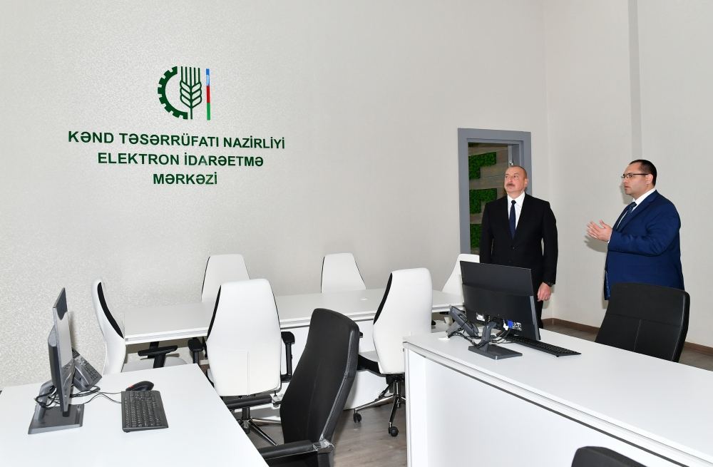 Prezident İlham Əliyev Kənd Təsərrüfatı Nazirliyinin yeni binasının açılışında iştirak edib