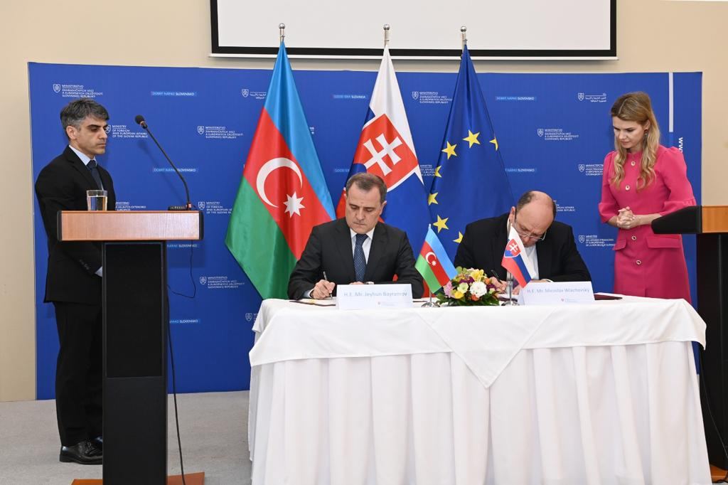 Azərbaycanla Slovakiya arasında yeni saziş imzalandı
