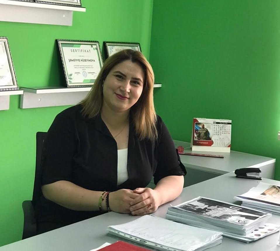 Kundalini reiki, bioenerji, şüuraltının dili təlimçisi və tətbiq edicisi Şəmsiyyə Hüseynova: 