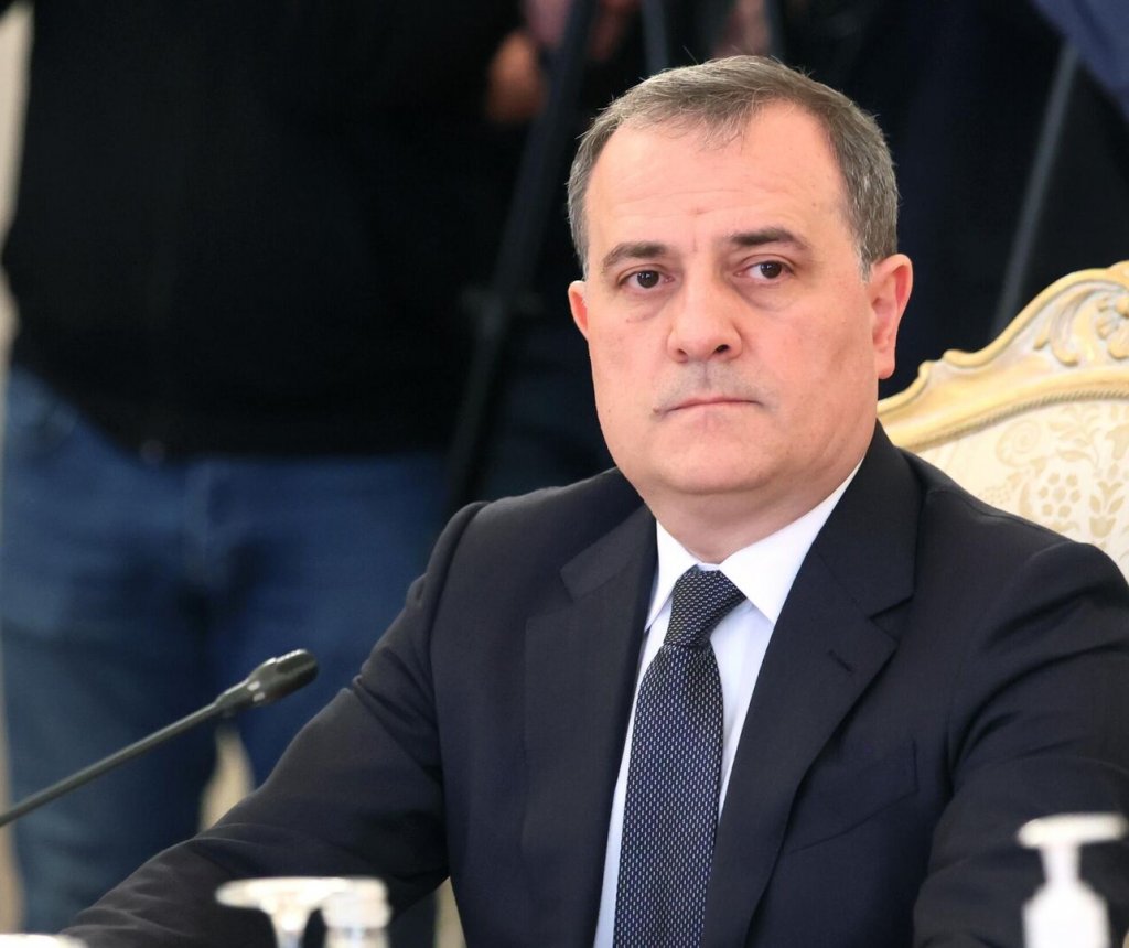 Ceyhun Bayramov BƏƏ-yə rəsmi səfərə yola düşüb
