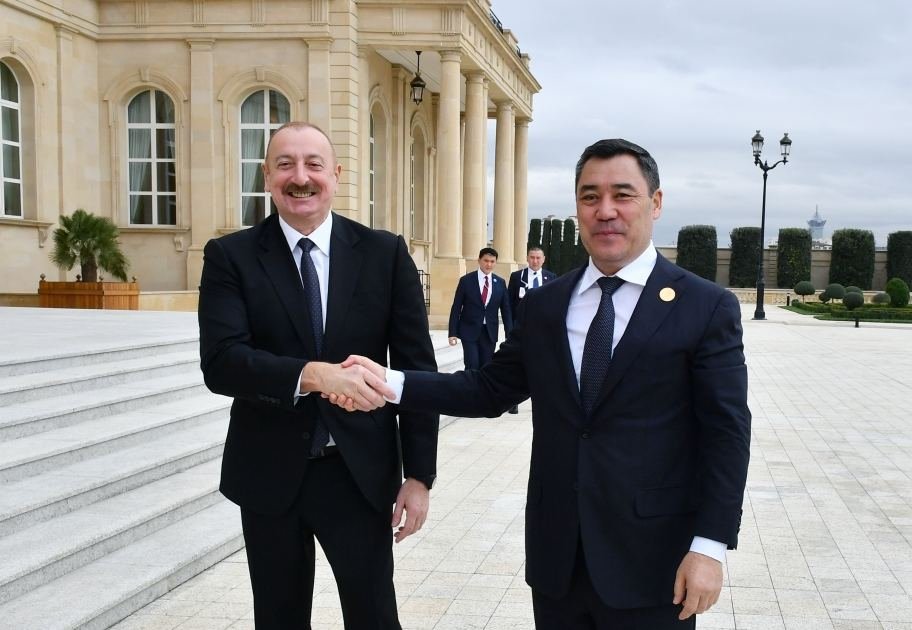 Prezident İlham Əliyev Qırğızıstan Prezidenti Sadır Japarov ilə görüşüb