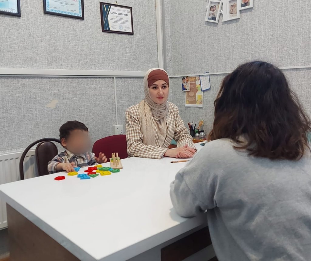Psixoloq İlhamə Hacıbəyova: "Əsas iş prinsipim insanlarda empatiya hissini oyatmaqdır"