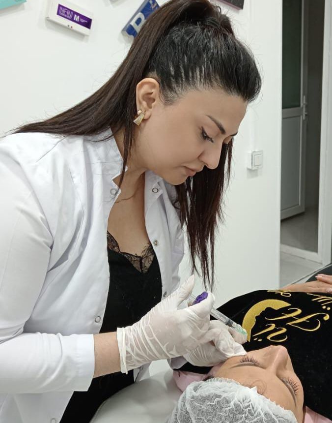 Kosmetoloq Aypak Ağamalıyeva: "Aşırı kosmetoloji prosedurların əleyhinəyəm"