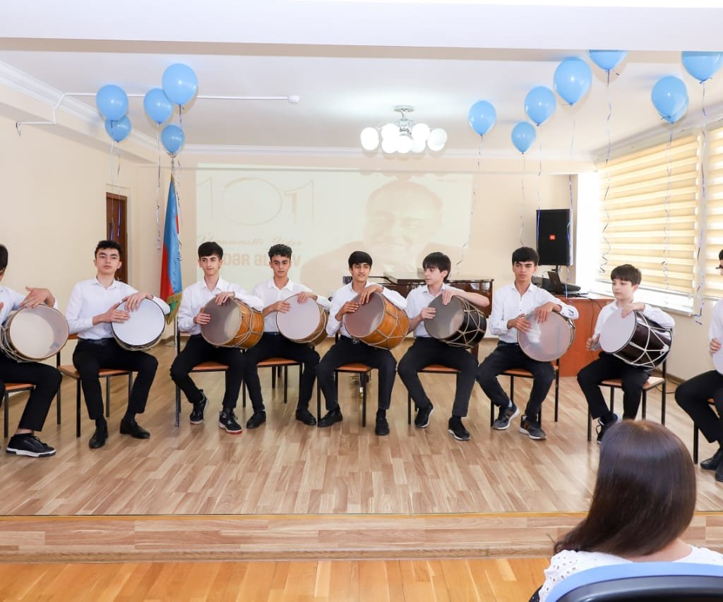 Bakı Xoreoqrafiya Akademiyasında Ümummilli lider Heydər Əliyevin ildönümünə həsr olunmuş konsert proqramı keçirilib