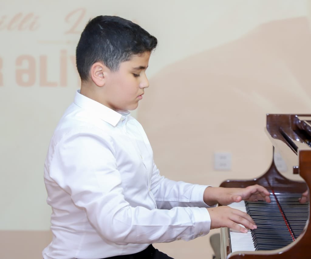 Bakı Xoreoqrafiya Akademiyasında Ümummilli lider Heydər Əliyevin ildönümünə həsr olunmuş konsert proqramı keçirilib
