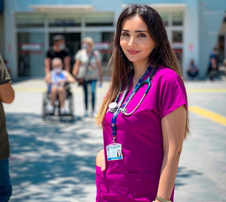Daxili xəstəliklər üzrə həkim mütəxəssis-terapevt Gülçin Quluzadə: "Vaxtında olunana müayinə və müalicə gələcəkdə yarana biləcək fəsadların qarşısının alınması deməkdir"