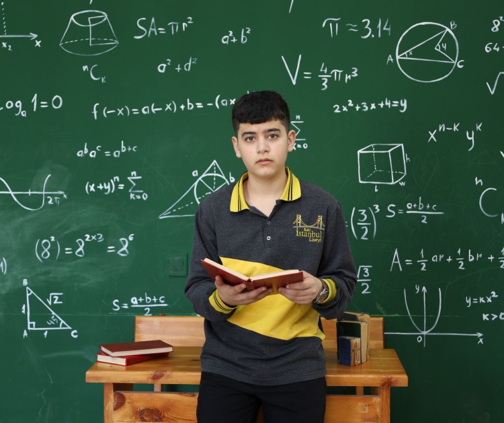 Azərbaycanın ən gənc abituriyenti xarici universitetə qəbul oldu