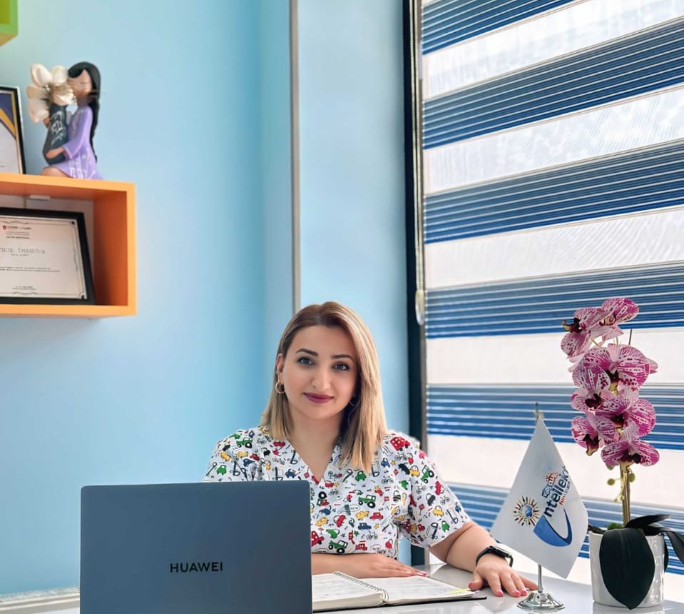 Uşaq və yeniyetmə psixoloqu Səltənət Əhədzadə: "Uşaqlara qarşı sözlü və fiziki şiddətin əleyhinəyəm"
