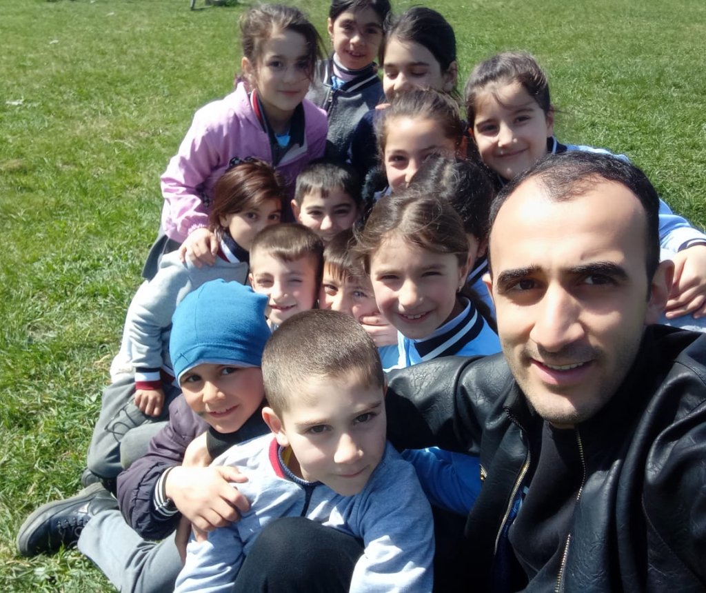 İbtidai sinif müəllimi Qədir Məmmədov: "Bu qədər çox şagirdin sevgisini qazanacağım ağlıma gəlməzdi"
