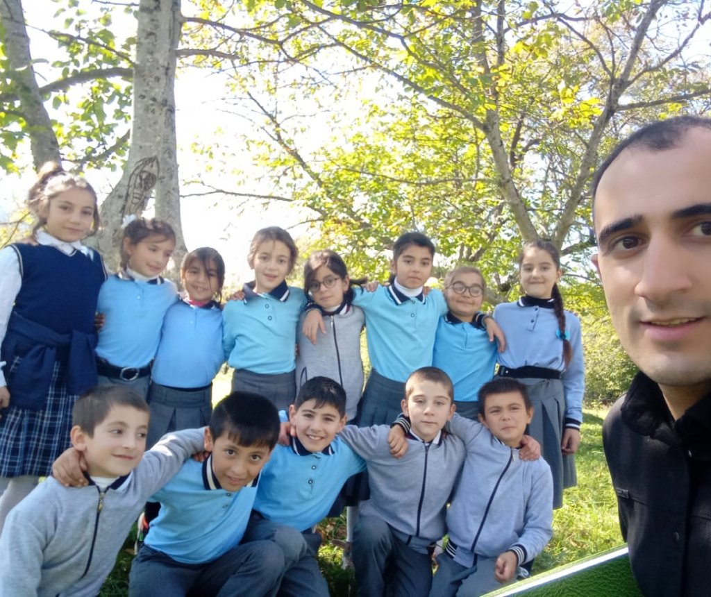 İbtidai sinif müəllimi Qədir Məmmədov: "Bu qədər çox şagirdin sevgisini qazanacağım ağlıma gəlməzdi"