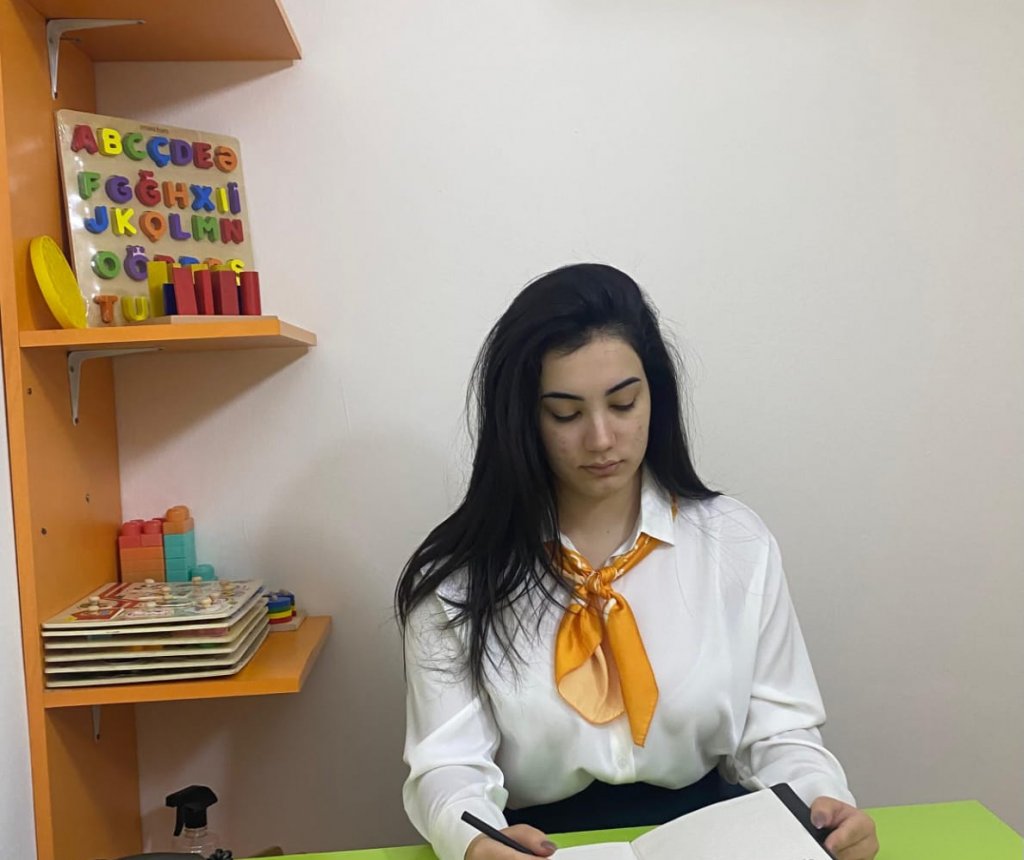 Loqoped-defektoloq Anaxanım Allahverənli: "Loqopedin loqopediya sahəsini dərindən bilməsi mütləqdir"