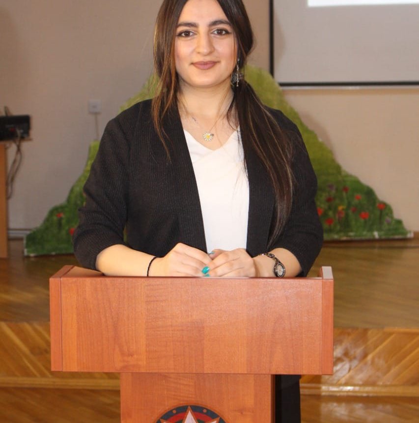 Azərbaycan Respublikası Ali Təhsil Pilləsinin fəxri məzunu, Coğrafiya müəllimi Elza Əliyeva: "Abituriyentlərimin ağlında dərin izlər buraxacağım ağlıma gəlməzdi"