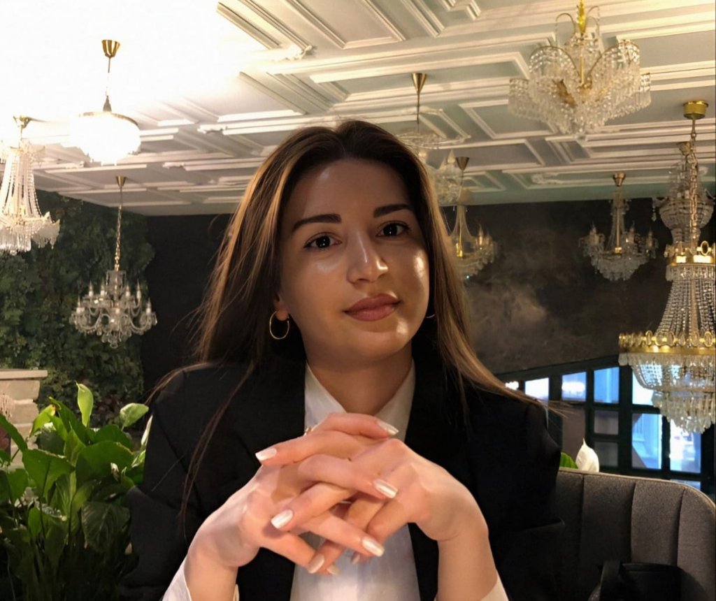 Fizika müəllimi Aytac Rzayeva: 