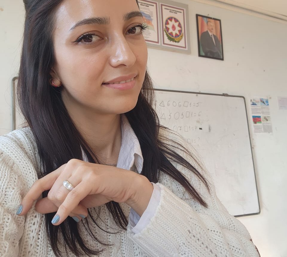Kimya müəllimi Mədinə Nəbili: 
