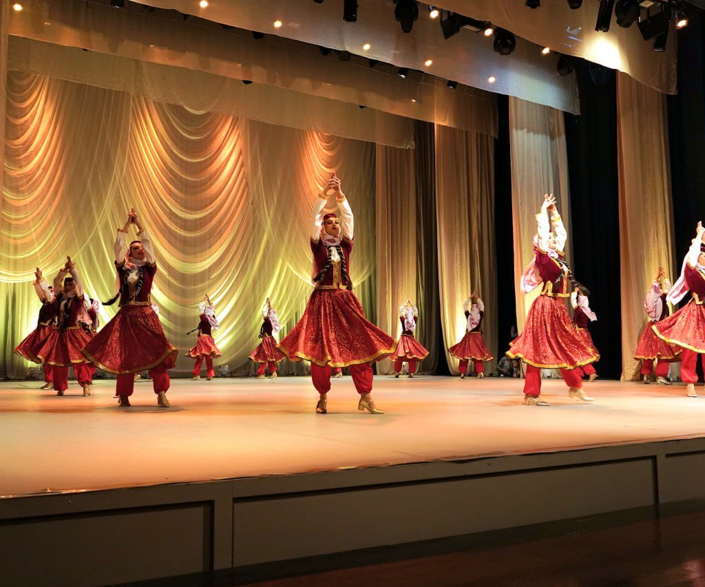 Beynəlxalq Rəqs Günü münasibətilə Azərbaycan Dövlət Akademik Musiqili Teatrında akademiyanın orta ixtisas təhsil pilləsinin buraxılış-hesabat konserti keçirilib
