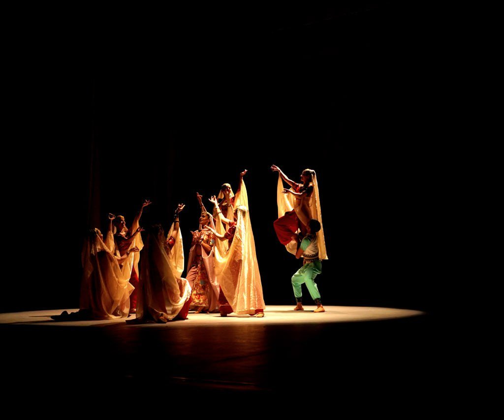 Beynəlxalq Rəqs Günü münasibətilə Azərbaycan Dövlət Akademik Musiqili Teatrında akademiyanın orta ixtisas təhsil pilləsinin buraxılış-hesabat konserti keçirilib