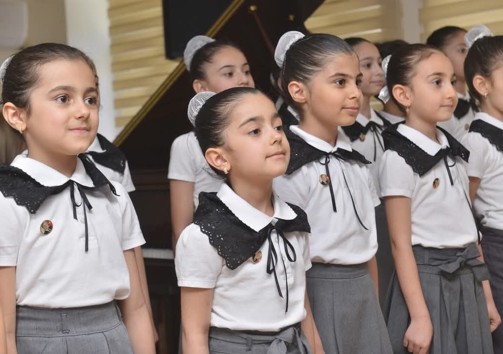 Bakı Xoreoqrafiya Akademiyasında Ulu Öndər Heydər Əliyevin xatirəsinə həsr olunmuş konsert keçirilib 