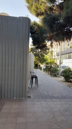Xətai rayonu Qaçaq Nəbi küçəsində qanunsuz tikintiyə hansı məmur icazə verib?-Video