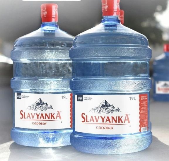 “Slavyanka”dan şikayət: Sudan qoxu gəlir,qabları təmizlənmir…-Fotofakt