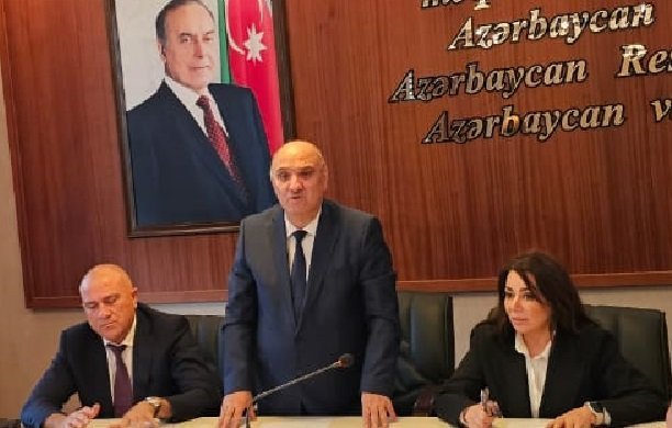 Nəsimi rayonunda səkinin zəbt olunmasına hansı məmur icazə verib? -