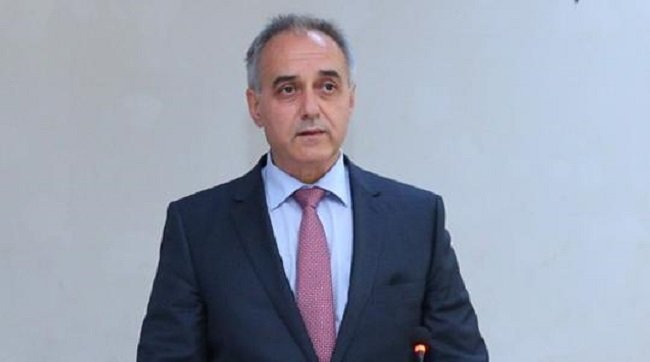 Bakıda ağaclar məhv edilərək qanunsuz obyekt inşa olunur….Hansı məmur icazə verib?
