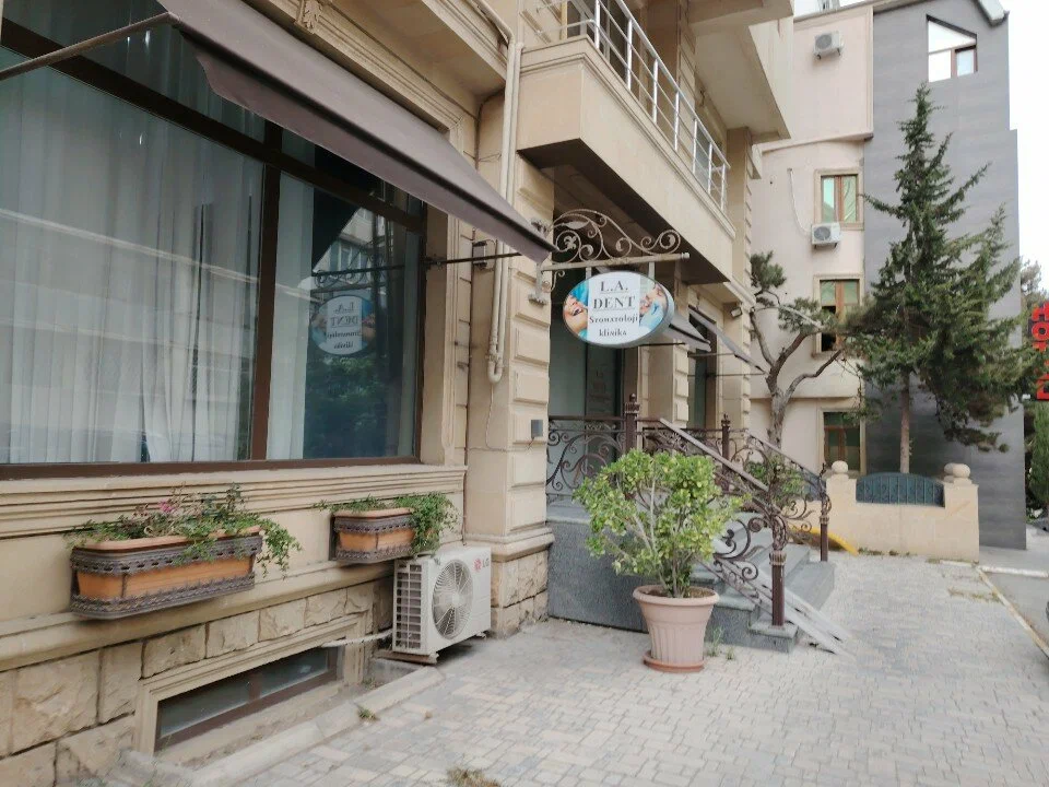 “L.A. Dent” klinikasında həkim olmayanlar necə stomatoloq kimi çalışır? -Video