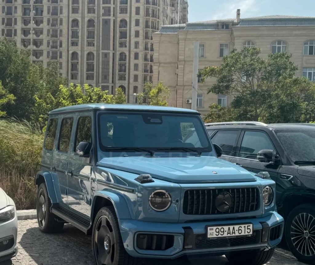 “Baku Steel Company”nin rəhbəri Kamal İbrahimovun lüks avtomobilləri-Fotofakt