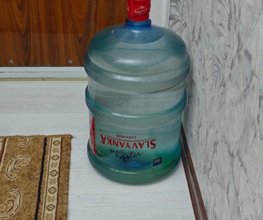 “Slavyanka”dan şikayət: Sudan qoxu gəlir,qabları təmizlənmir…-Fotofakt