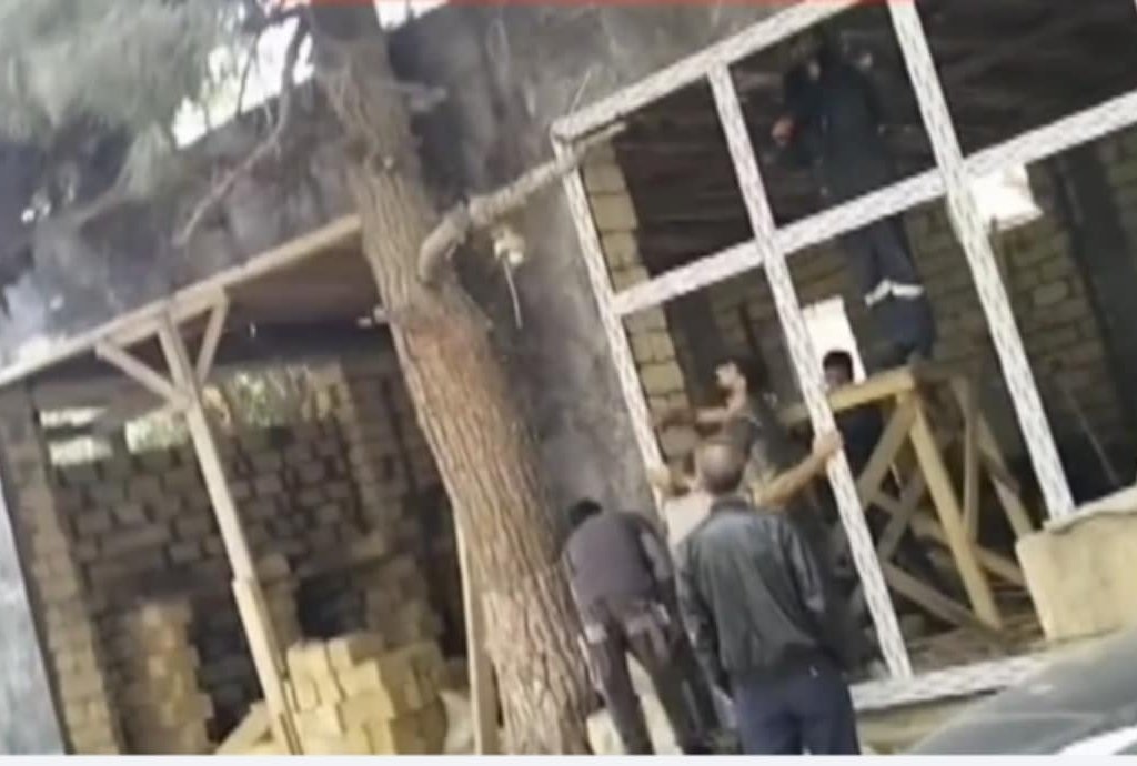 Nəsimi rayonunda növbəti qanunsuz tikinti: İcra Hakimiyyətinin səlahiyyətli şəxsləri isə….