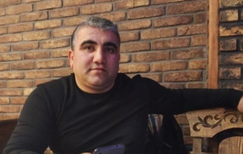 Oqtay Həmzəyev növbətçi olanda hansı işlərlə məşgul olur?