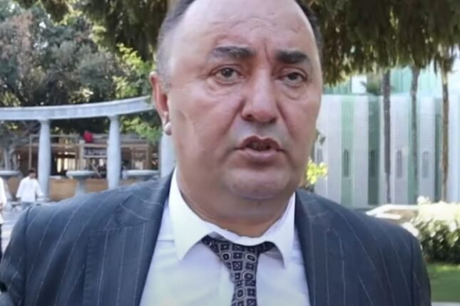 Bakı İcra Hakimiyyətinin şöbə müdiri Zülfəli İsmayılov vətəndaşı təhqir etdi-Video