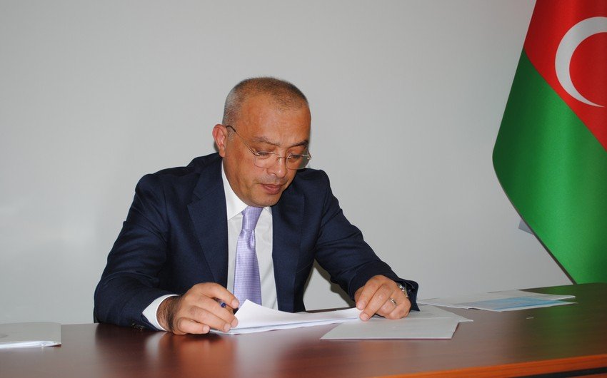 Zaur Mikayılov üçün adi hal alıb….