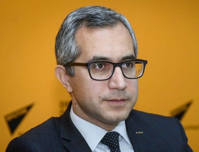 Təhsil eksperti Kamran Əsədov niyə səhvə yol verib?