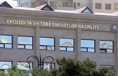 6 saylı RETSİ-nin rəisi Əli Ağakişiyevin işçisi vətəndaşlardan rüşvət istəyib?