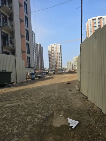 “Kristal”ın “Park Yasamal” layihəsindən mənzil alan vətəndaş evinə buraxılmır