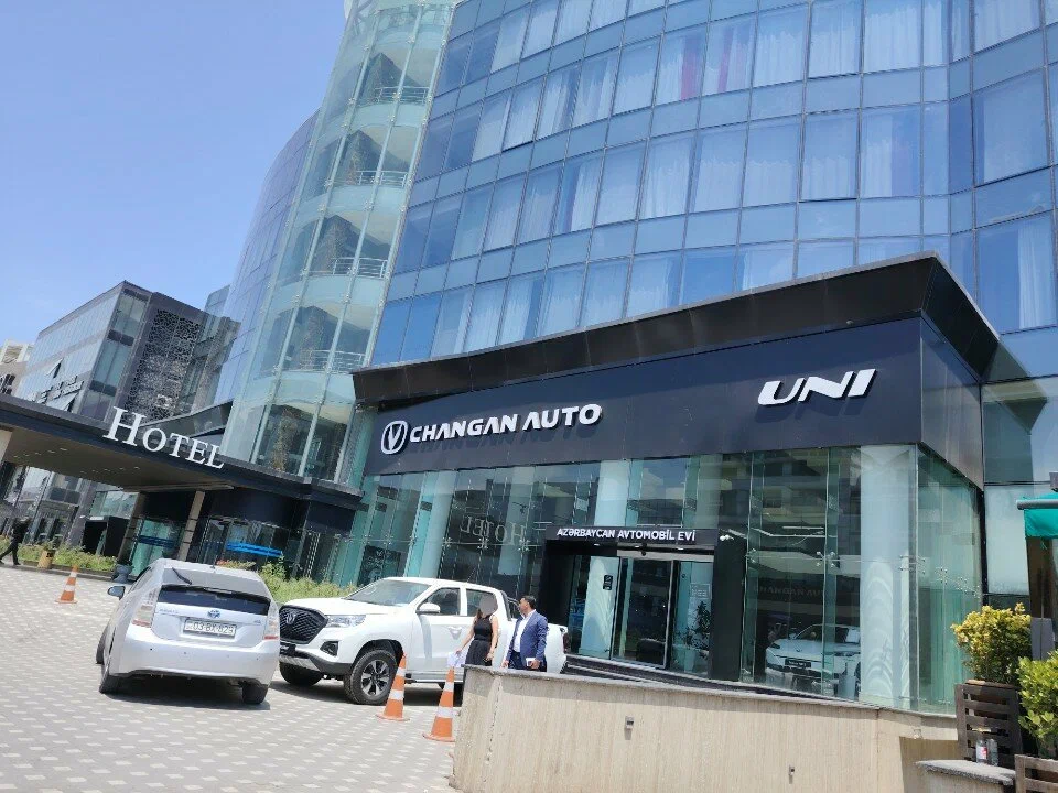 “Changan”ın rəsmi servisindən aldığı avtomobil istismara yararsız olub-Video