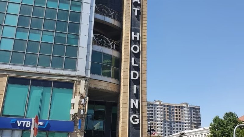 Mehdiyevin qardaşının tikdirdiyi qəzalı bina -