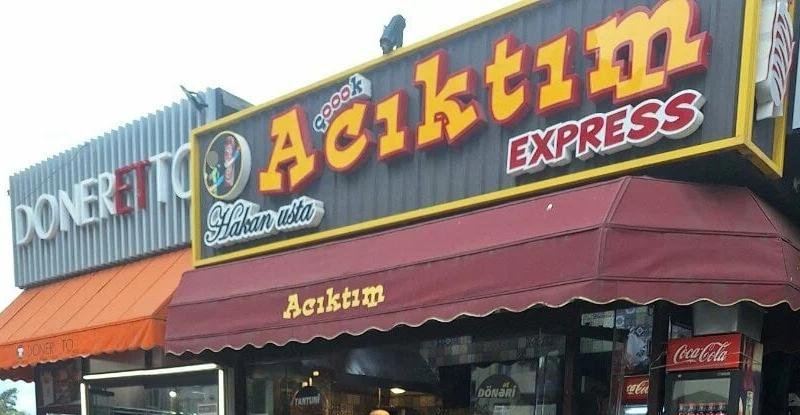 “Acıktım” dönərindən şüşə çıxıb-Video